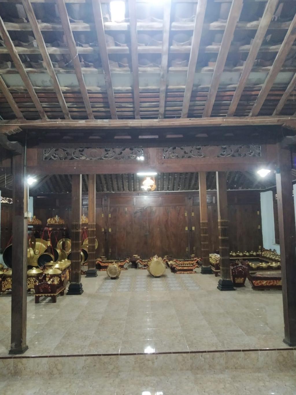KESENIAN KARAWITAN PADUKUHAN BANTULAN