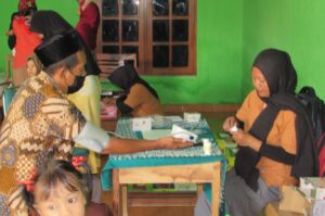PELAYANAN KESEHATAN POSYANDU BALITA DAN LANSIA PADUKUHAN SUSUKAN III
