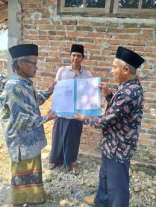 PENYERAHAN AKTA KEMATIAN UNTUK WARGA MARGOKATON PROGRAM LUKADESI TAHUN 2024 PADUKUHAN GRAJEGAN