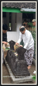 ZIARAH KUBUR DALAM RANGKA HARI JADI KALURAHAN MARGOKATON