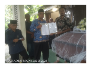 PENYERAHAN AKTA KEMATIAN UNTUK WARGA MARGOKATON PROGRAM LUKADESI PADUKUHAN BEDILAN BOLU